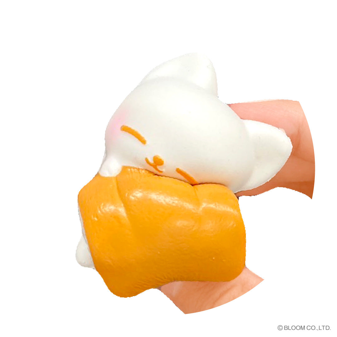 ★Capsule Toys★ KONE KONEKO  Loaf of bread